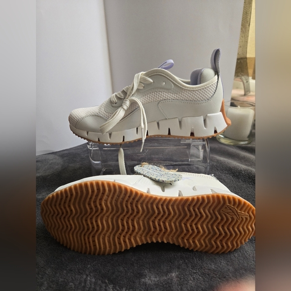 Reebok Cream Sneakers with Chunky Sole and Breathable Upper, USA 7 - Picture 6 of 7